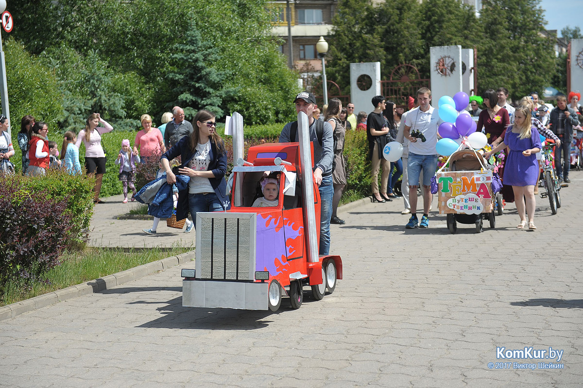 Чудеса на колесиках: в Бобруйске прошел Парад детских колясок