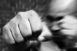 Житель Осиповичей пытался задушить сожительницу