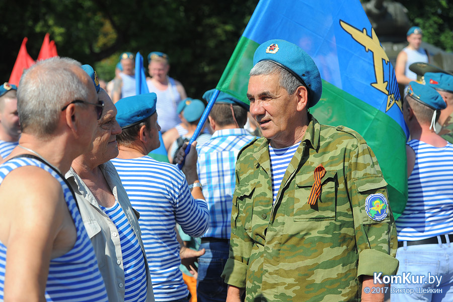 Бобруйские десантники отмечают День ВДВ