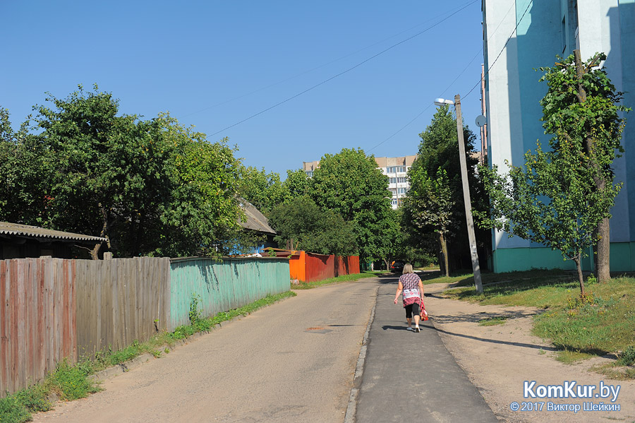 Улица Орджоникидзе: частный сектор по соседству с микрорайоном