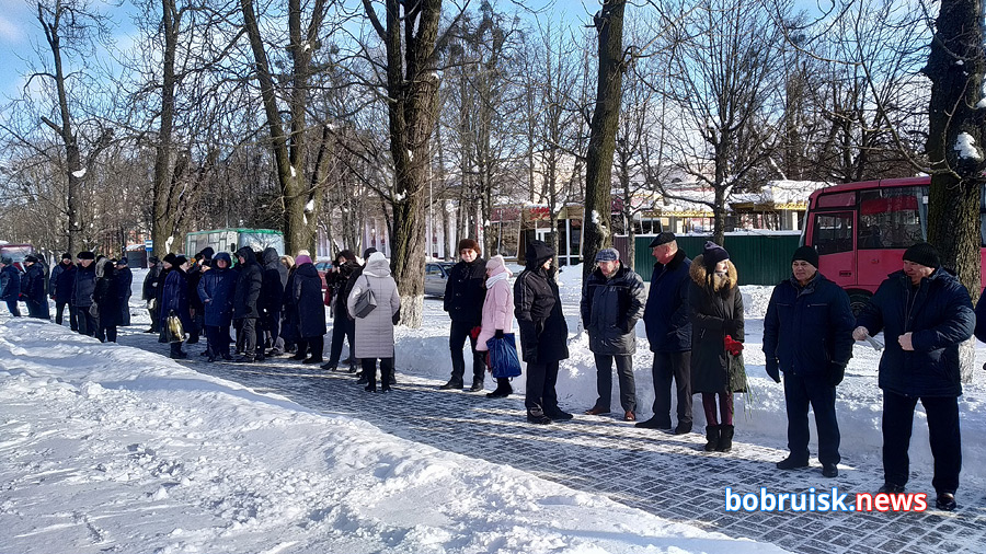 К могилам друзей — по снежной целине. В Бобруйске отметили 32-ю годовщину вывода войск из Афганистана