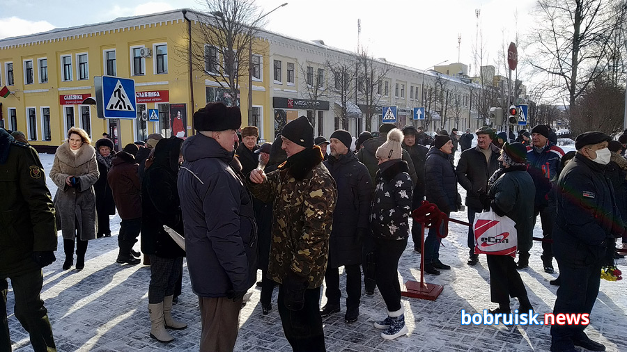 К могилам друзей — по снежной целине. В Бобруйске отметили 32-ю годовщину вывода войск из Афганистана