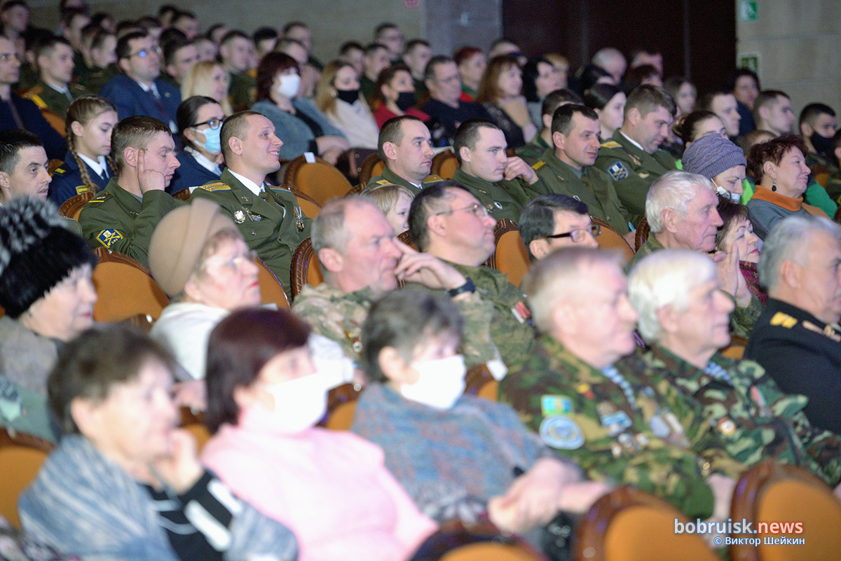 Концерт, посвящённый Дню защитников Отечества и Вооружённых Сил Республики Беларусь, прошел во дворце исксств. Фоторепортаж