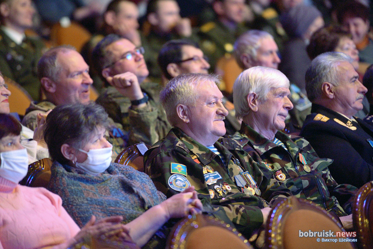 Концерт, посвящённый Дню защитников Отечества и Вооружённых Сил Республики Беларусь, прошел во дворце исксств. Фоторепортаж