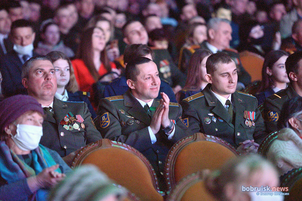 Концерт, посвящённый Дню защитников Отечества и Вооружённых Сил Республики Беларусь, прошел во дворце исксств. Фоторепортаж