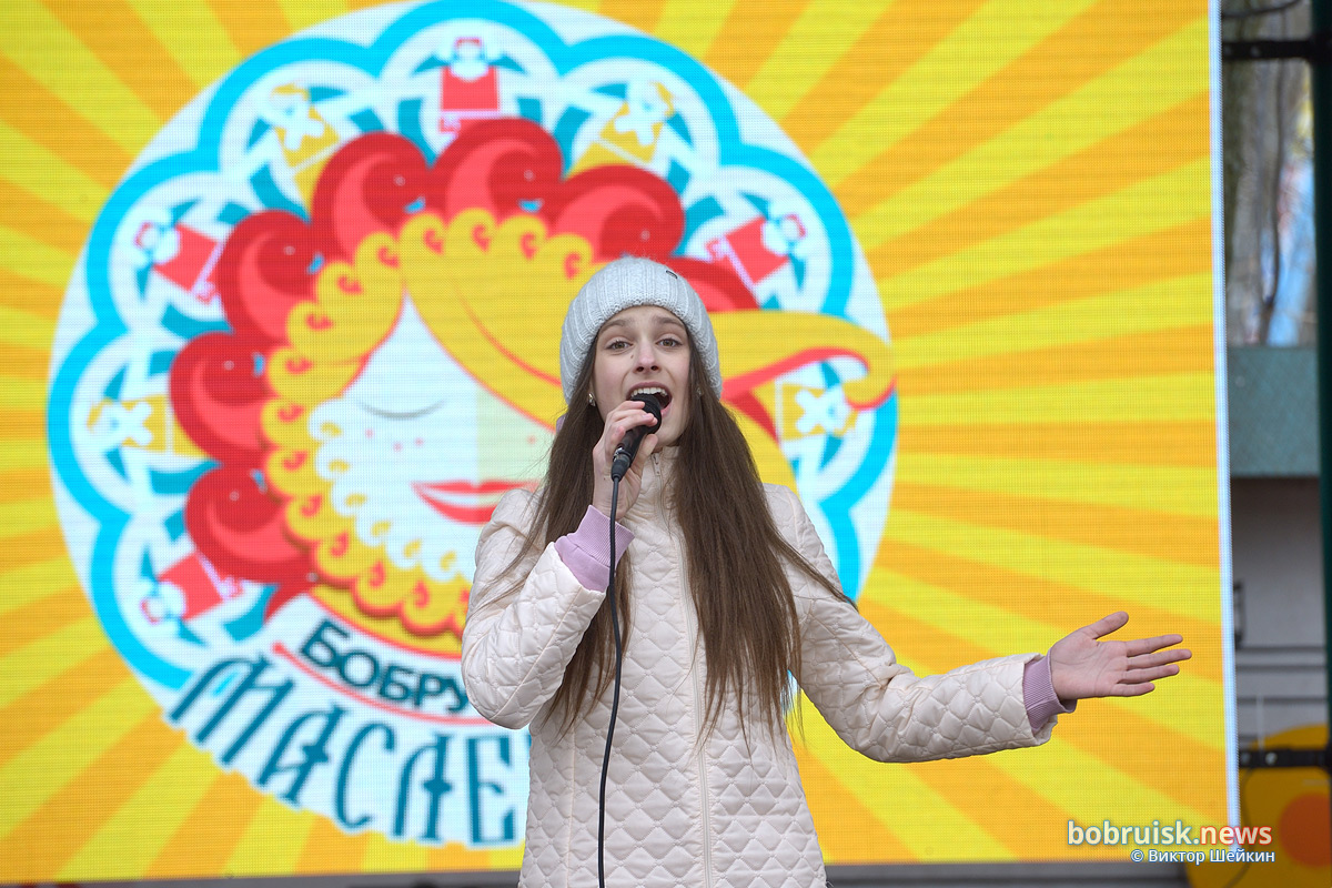 Кто на столб, кто по блины. В Бобруйске круто отметили Масленицу!