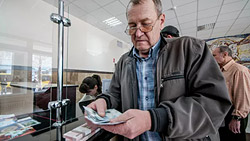 Пособия и пенсии за 9 и 11 мая выплатят раньше
