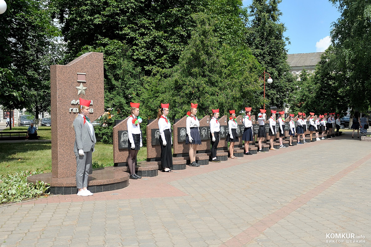 Митинг, посвященный 77-й годовщине освобождения Бобруйска от немецко-фашистских захватчиков. Фоторепортаж