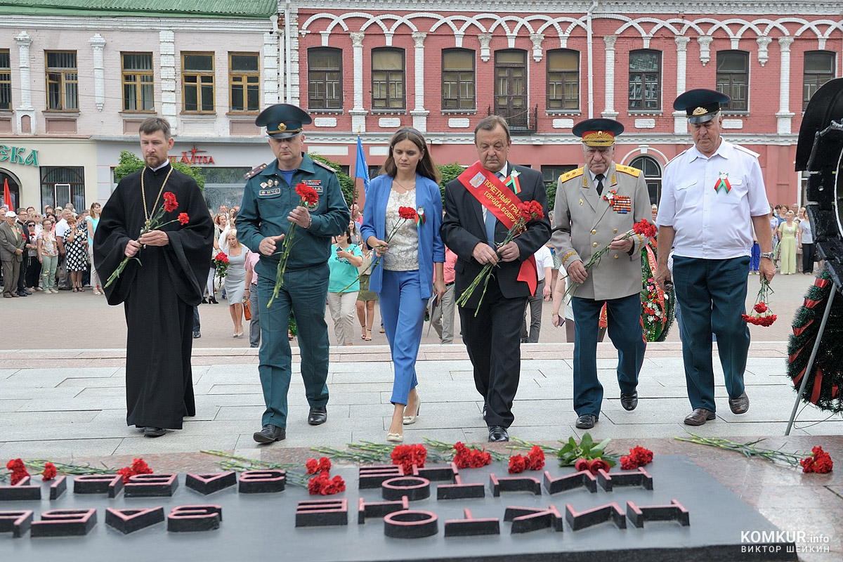 Митинг, посвященный 77-й годовщине освобождения Бобруйска от немецко-фашистских захватчиков. Фоторепортаж