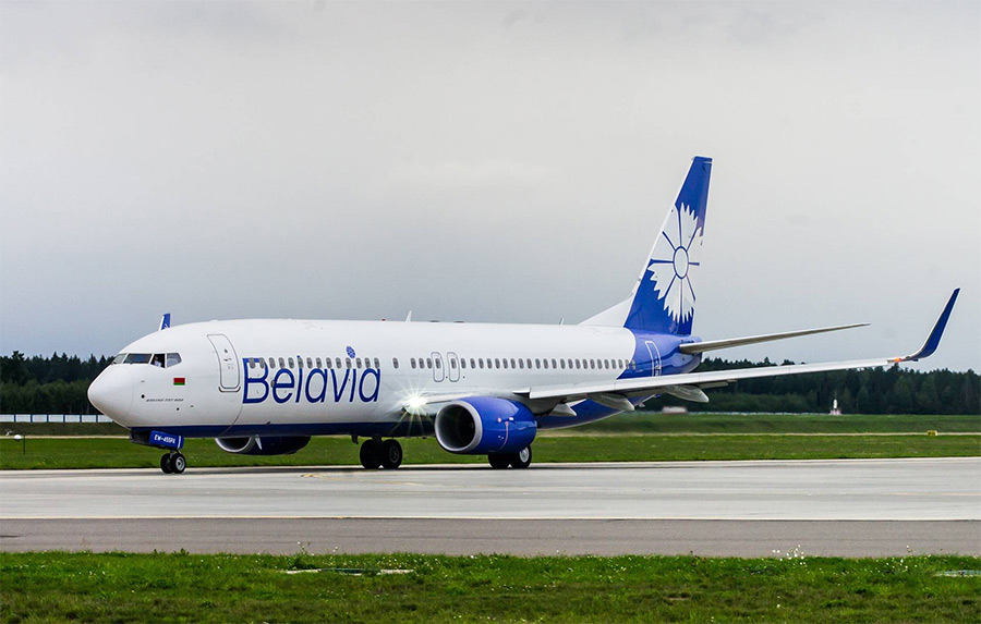 Самолет «Белавиа» приземлился в Домодедово на одном двигателе