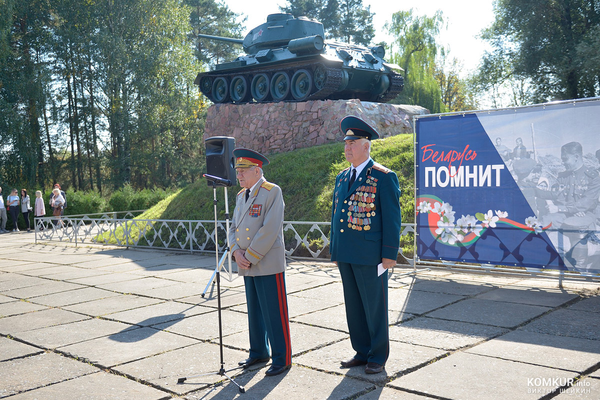 Бобруйчане празднуют День танкиста. Фоторепортаж