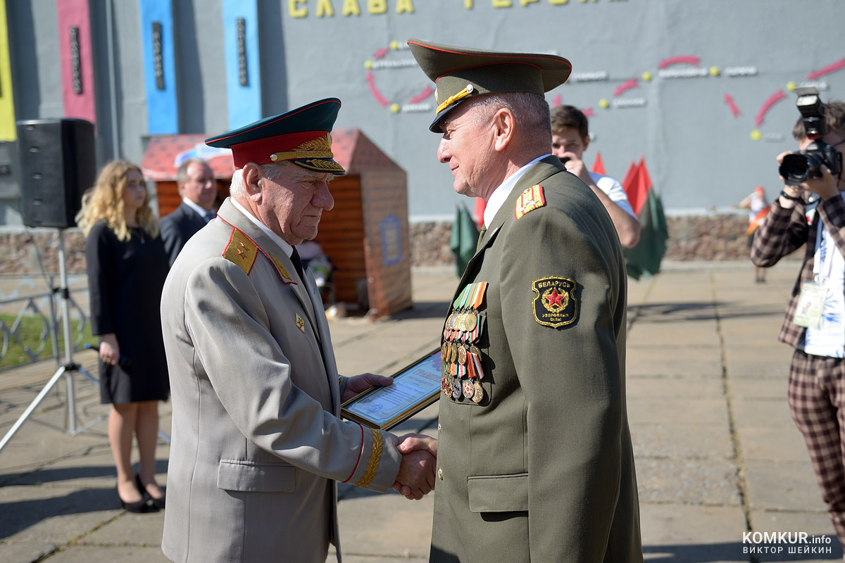 Бобруйчане празднуют День танкиста. Фоторепортаж
