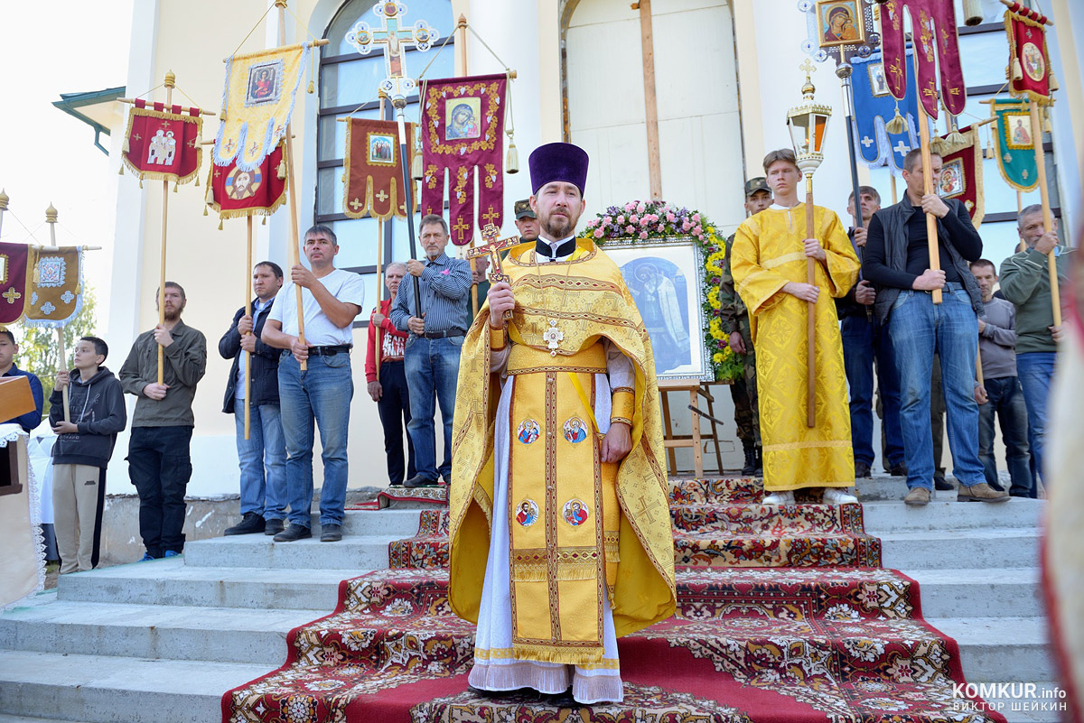 В Бобруйске прошёл крестный ход в честь 800-летия Александра Невского. Фоторепортаж