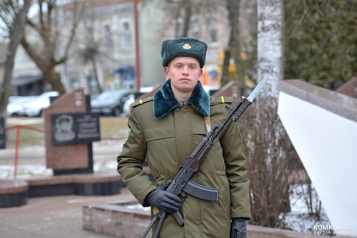 С Днем защитников Отечества и Вооруженных Сил Республики Беларусь, бобруйчане! Фоторепортаж