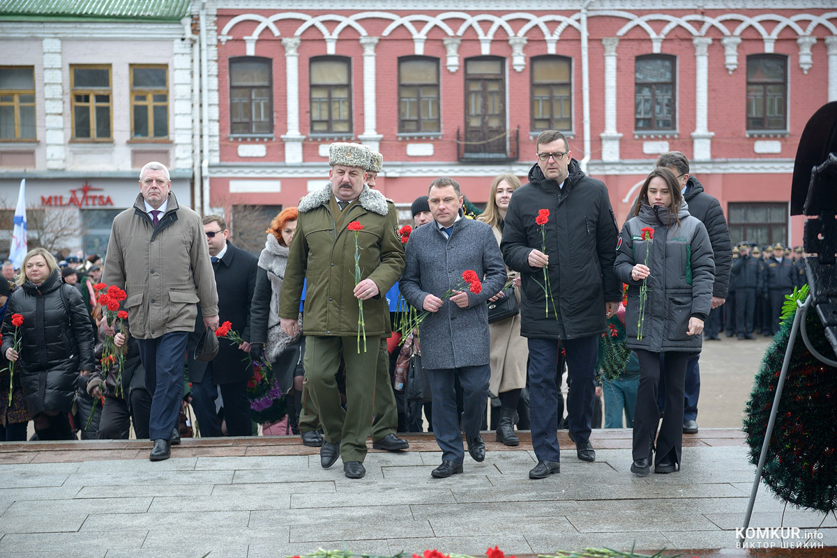 С Днем защитников Отечества и Вооруженных Сил Республики Беларусь, бобруйчане! Фоторепортаж