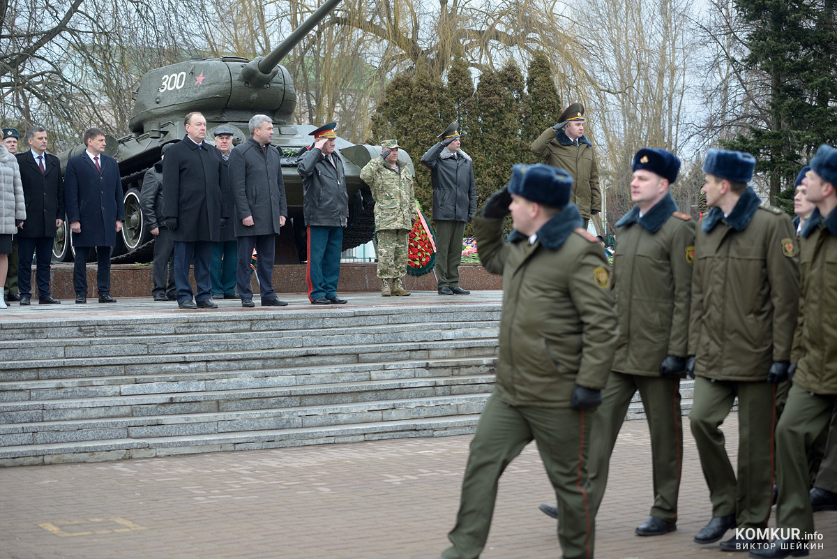 С Днем защитников Отечества и Вооруженных Сил Республики Беларусь, бобруйчане! Фоторепортаж