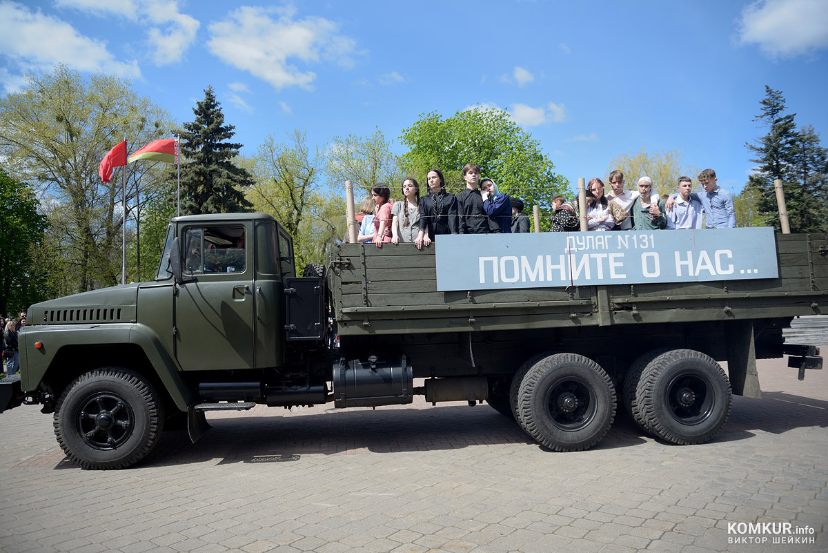 Бобруйск празднует День Победы. Часть 2. Возложение цветов, митинг и парад на площади Победы. Фоторепортаж