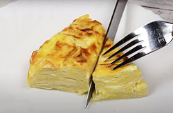 Рваный пирог из лаваша – рецепт очень сытного и простого завтрака (+видео)
