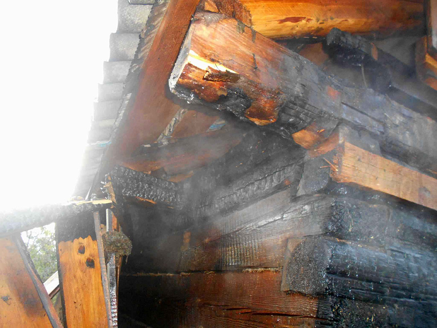 В шесть часов вечера 24 сентября спасателям поступило сообщение о горящей бане в поселке Доманова Вишневского сельсовета Бобруйского района.