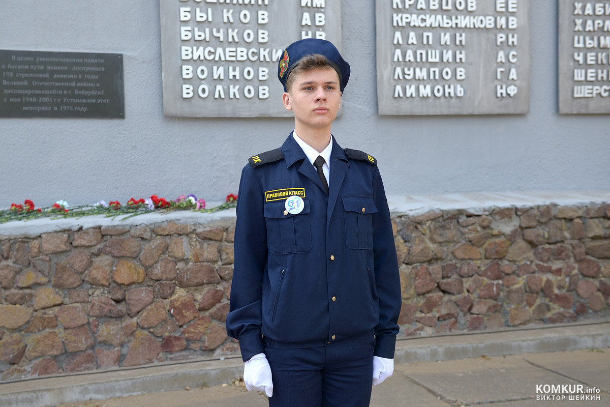 Песни, танцы, солдатская каша... Как в Бобруйске отметили День танкиста. Фоторепортаж