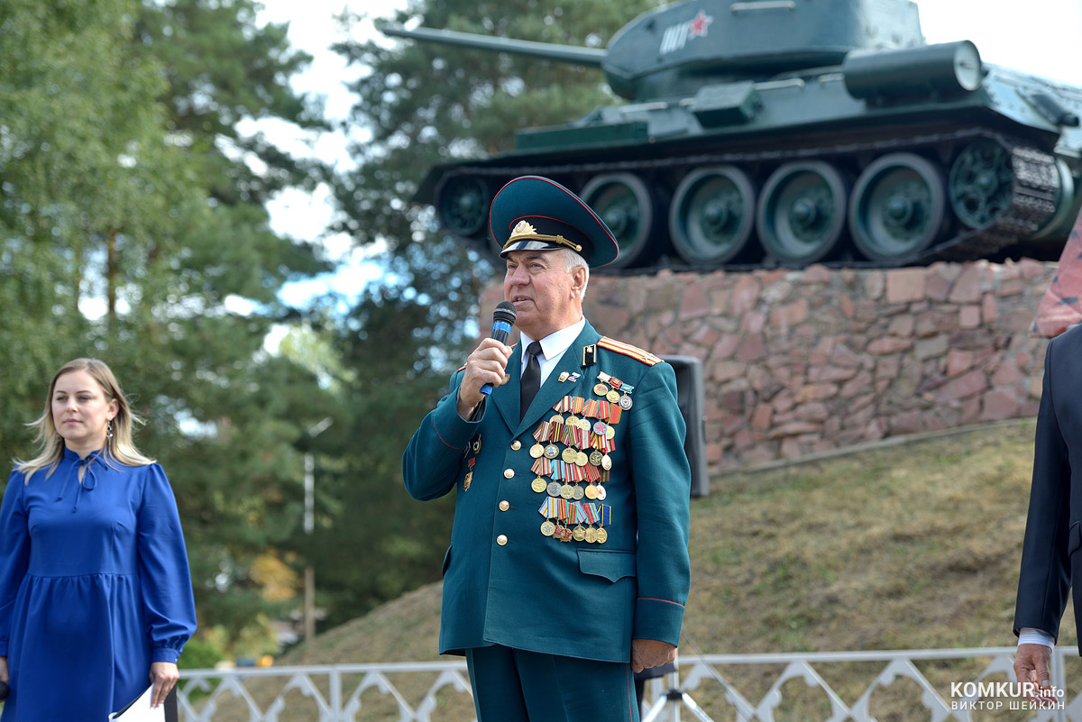 Песни, танцы, солдатская каша... Как в Бобруйске отметили День танкиста. Фоторепортаж