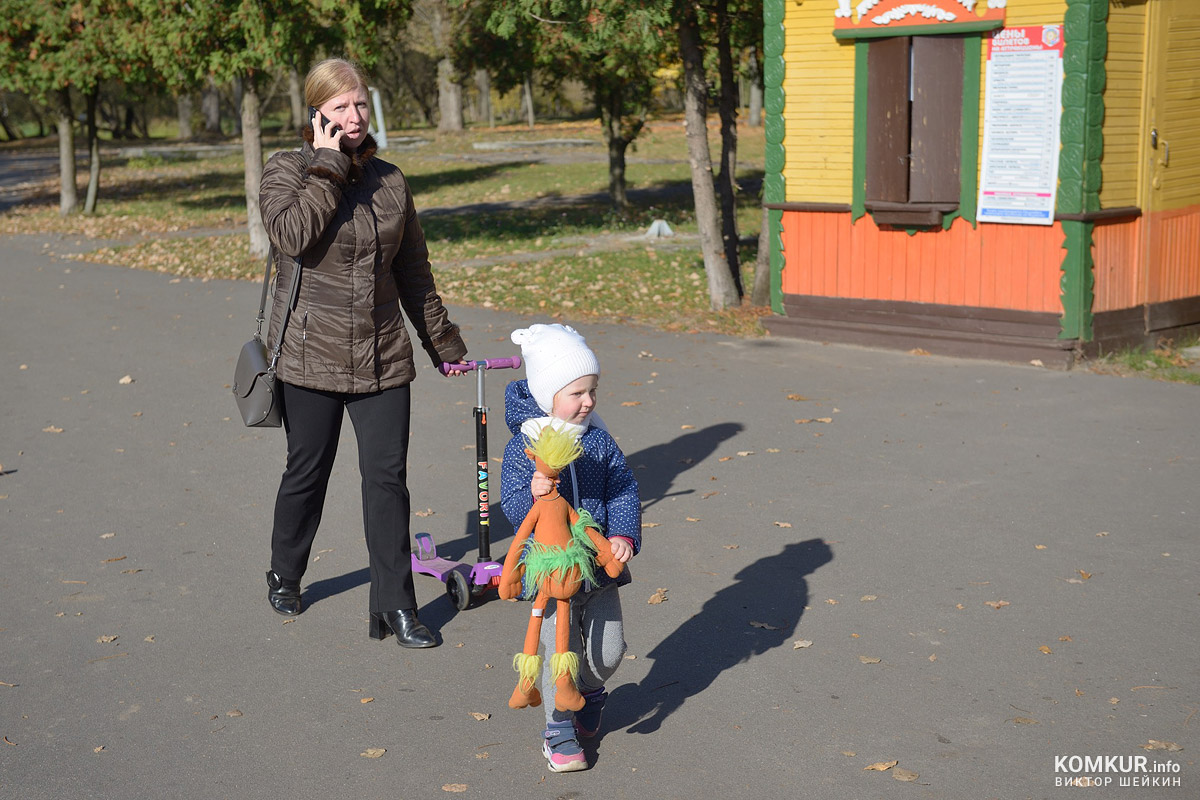 Лучше мамы нет на свете! Фоторепортаж с улиц Бобруйска в День матери
