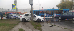 Renault в фонарном столбе. Серьезное ДТП в Бобруйске (добавлен комментарий ГАИ)