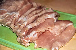 Как размягчить жесткое мясо, чтобы таяло во рту: 5 хитростей для хозяйки