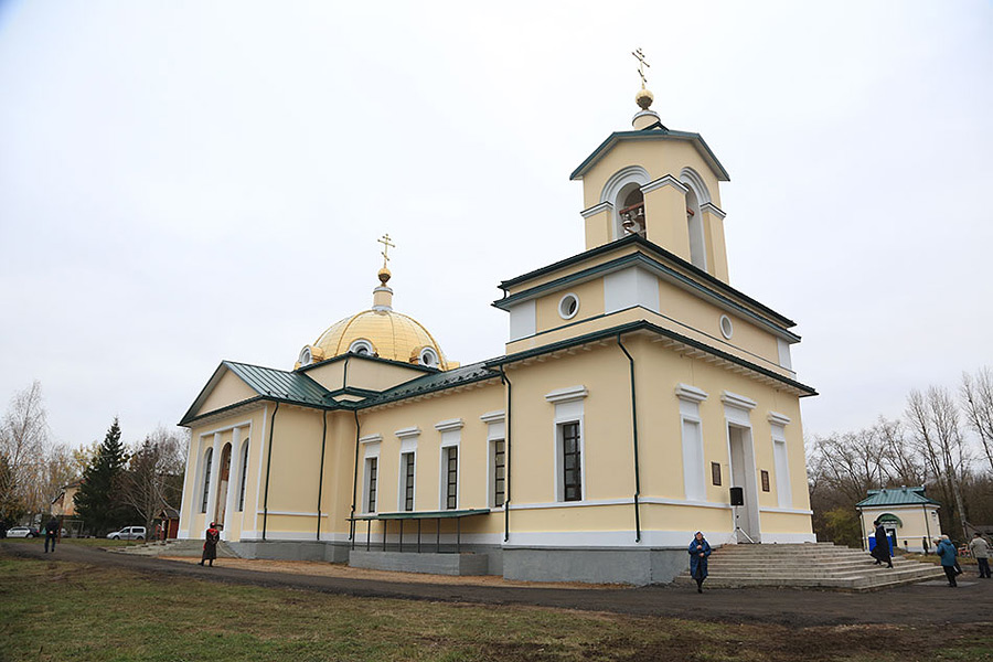 В Бобруйске прошли торжественные богослужения в день 200-летия со дня основания собора Святого Александра Невского женского монастыря г. Бобруйска (фоторепортаж)