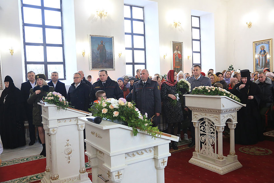 В Бобруйске прошли торжественные богослужения в день 200-летия со дня основания собора Святого Александра Невского женского монастыря г. Бобруйска (фоторепортаж)
