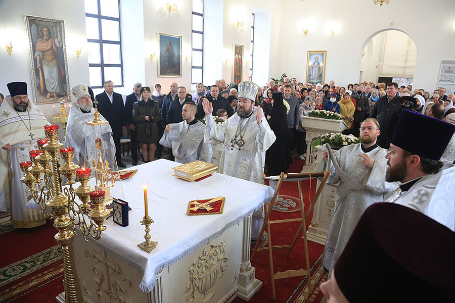В Бобруйске прошли торжественные богослужения в день 200-летия со дня основания собора Святого Александра Невского женского монастыря г. Бобруйска (фоторепортаж)