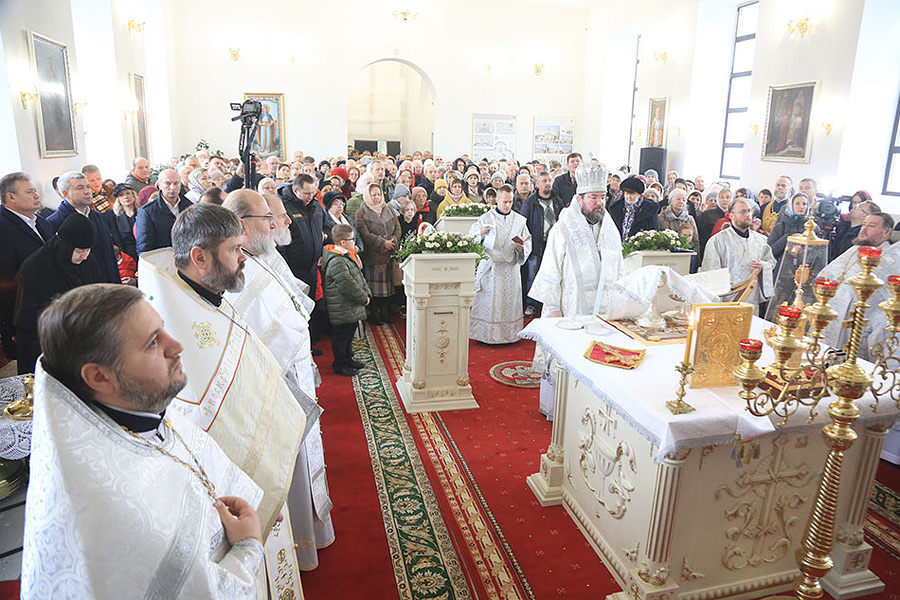 В Бобруйске прошли торжественные богослужения в день 200-летия со дня основания собора Святого Александра Невского женского монастыря г. Бобруйска (фоторепортаж)