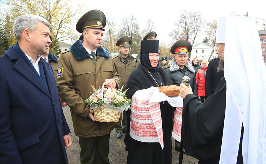 В Бобруйске прошли торжественные богослужения в день 200-летия со дня основания собора Святого Александра Невского женского монастыря г. Бобруйска (фоторепортаж)