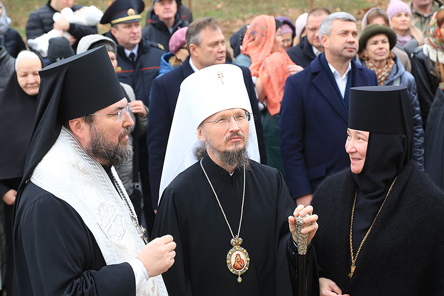 В Бобруйске прошли торжественные богослужения в день 200-летия со дня основания собора Святого Александра Невского женского монастыря г. Бобруйска (фоторепортаж)