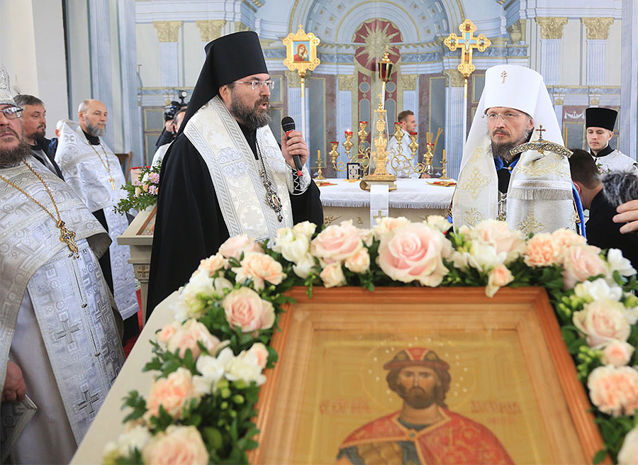 В Бобруйске прошли торжественные богослужения в день 200-летия со дня основания собора Святого Александра Невского женского монастыря г. Бобруйска (фоторепортаж)