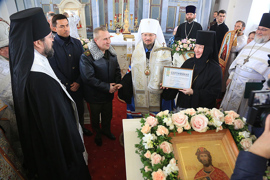 В Бобруйске прошли торжественные богослужения в день 200-летия со дня основания собора Святого Александра Невского женского монастыря г. Бобруйска (фоторепортаж)