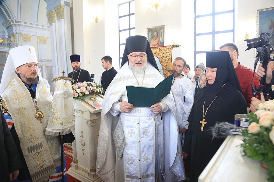 В Бобруйске прошли торжественные богослужения в день 200-летия со дня основания собора Святого Александра Невского женского монастыря г. Бобруйска (фоторепортаж)