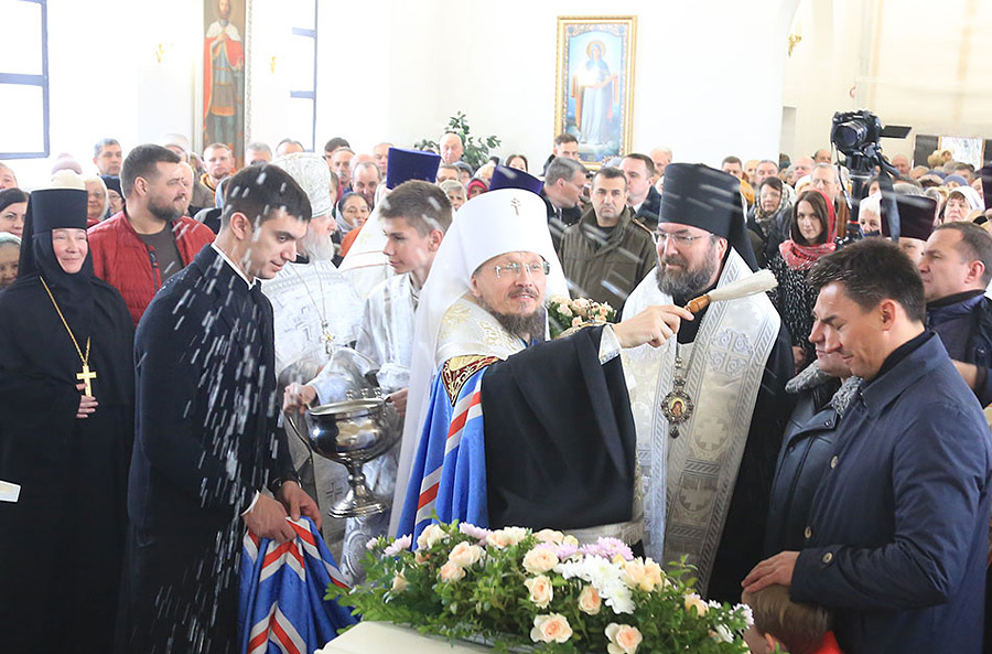 В Бобруйске прошли торжественные богослужения в день 200-летия со дня основания собора Святого Александра Невского женского монастыря г. Бобруйска (фоторепортаж)