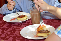 КГК: «Нарушения норм питания школьников были выявлены в Бобруйске»