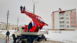 В Бобруйске начали монтировать новую троллейбусную линию (+видео)