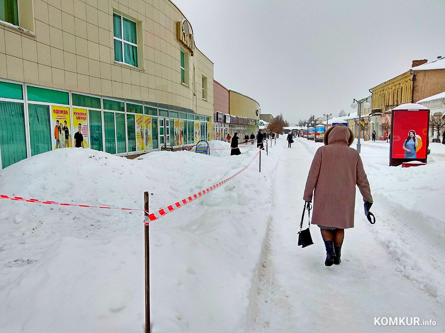 Бобруйск в оградительных лентах