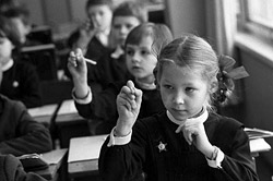 А вы знаете, почему в СССР переучивали левшей?