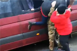 Первые минуты после жесткой аварии с маршруткой на трассе Бобруйск-Глуск и новые данные о состоянии пассажиров (видео)