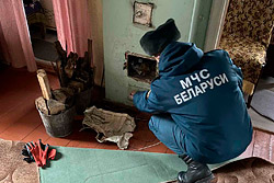Работники МЧС ходят по домам в Первомайском районе Бобруйска