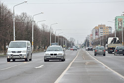 Тонировка стекол авто в Беларуси: как законно защитить салон от перегрева и любопытства прохожих