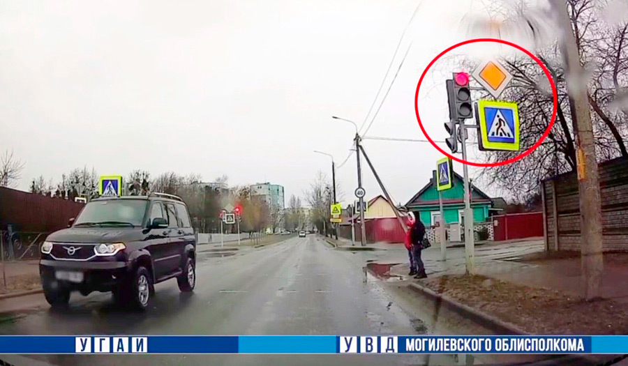 Любители проехать на красный заплатят штраф: ГАИ Бобруйска привлекла нарушителей к ответственности (видео)