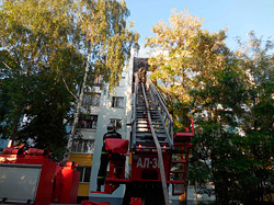Два пожара тушили спасатели Бобруйска: балкон в многоэтажке и баню в деревне