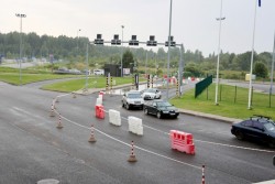 Латвия закрыла въезд со стороны Беларуси для авто с российскими номерами (дополнено по Эстонии)