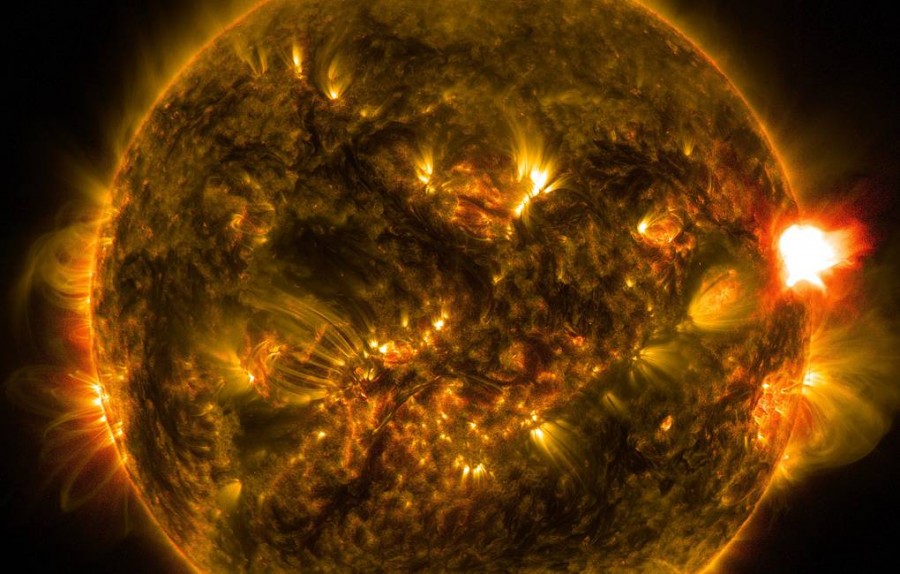 Мощнейшая за последние 6 лет вспышка произошла на Солнце