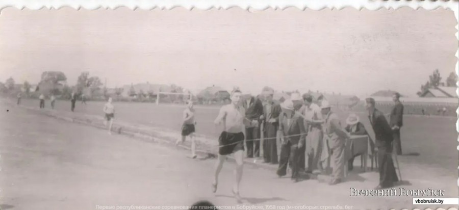 Первые республиканские соревнования планеристов в Бобруйске, 1958 год (многоборье: стрельба, бег 100 м, рулежка и подлеты)